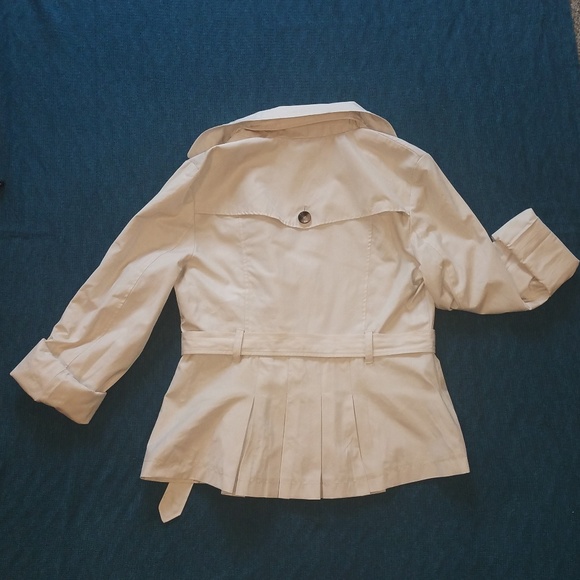 Classic Spring Jacket - Picture 3 of 3